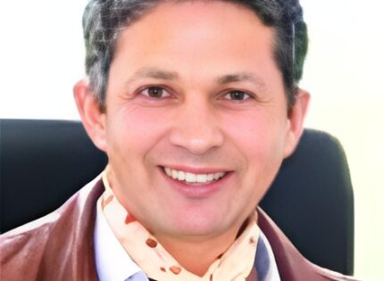 Prof. Dr. Selçuk Uygun <br> ANA YURTTAN ATA YURDA BİR GEZİ <br> Orta Asya, Maveraünnehir, Türkistan, Horasan gibi kelimeler geçtiğinde biz Türkler için hep ata yurdu akla gelir.