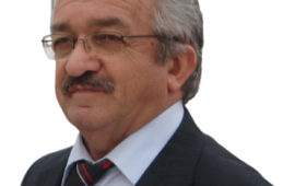 Dr. Mehmet YARDIMCI <br> HÜSEYİN ÇIRAKMAN <br> Hüseyin Çırakman, söylediği akıcı deyişleriyle hayattayken belli bir üne kavuşan,