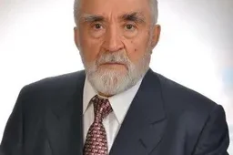 Ahmet TEKİN <br> GAFLETLERİ DEVAM EDEN KAVİMLER <br> “Ataları uyarıldığı halde gafletleri devam eden kavimler”