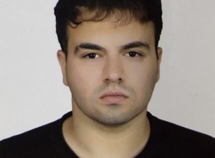 M.Erhan YAZAR <br> VEDA <br> Bir leyl-i ağuş da ömrünün kalan son günlerini,  geleceği değil de geçmişi düşünerek geçiriyordu.