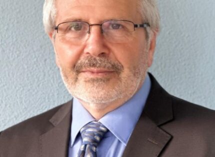 Hayri KIRCA <br> KUANTUM DOLANIKLIĞI SORUNU <br> İnsanın İradesi ve Bilimin Çözümsüz Bıraktığı Kuantum Dolanlıklığı Sorunu