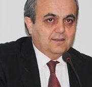 Prof. Dr. Azmi ÖZCAN <br> TÜRK TARİHİNE BÜTÜNCÜL BAKMAK <br> “Tarih bilgi alanıdır. İstismar alanı değildir. Biz maalesef ikincisini tercih ettik”.